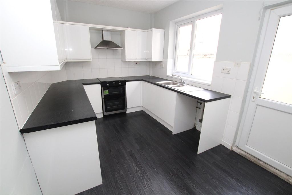 Property photo 2 of 15 Kitchen 2.Jpg