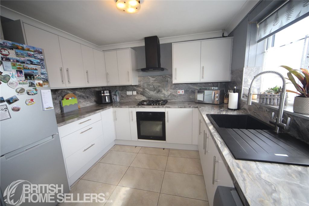 Property photo 2 of 23 Picture No. 21