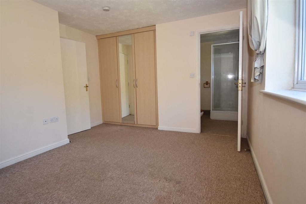 Property photo 3 of 12 Bedroom One Js.Jpg