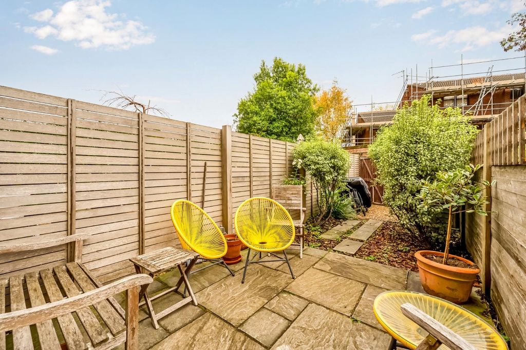 Property photo 2 of 9 94A, Valetta Road-12.Jpg