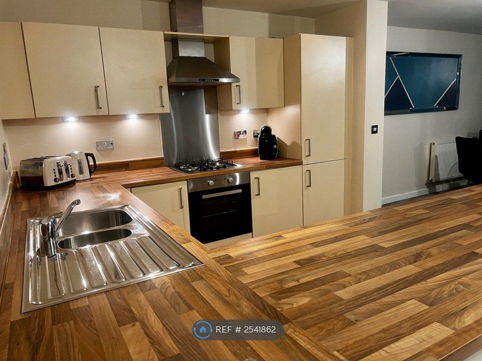 Property photo 3 of 22 Kitchen