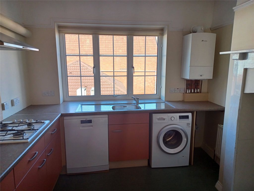 Property photo 3 of 9 Kitchen