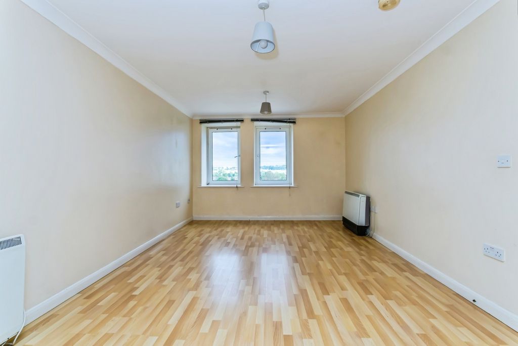 Property photo 3 of 17 Photo