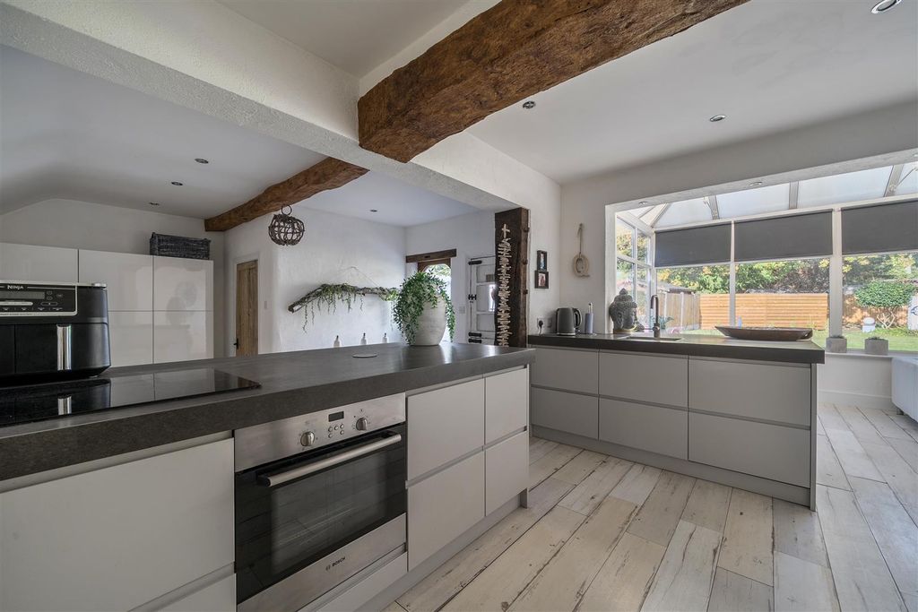 Property photo 3 of 17 Kitchen