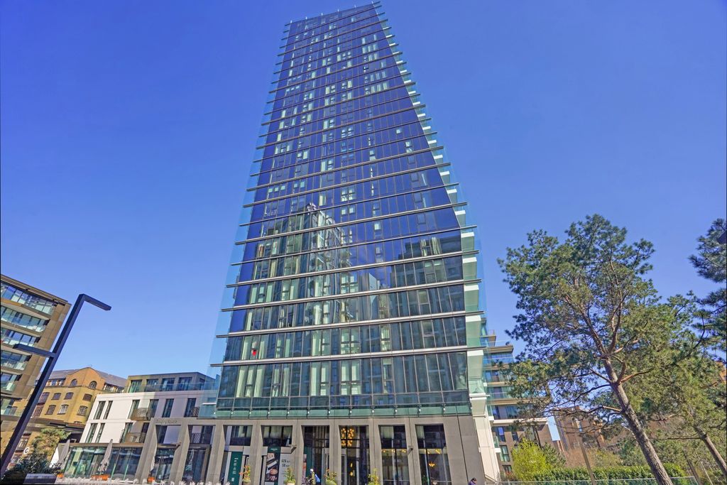 Property photo 2 of 17