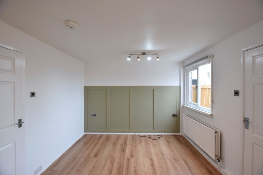 Property photo 2 of 12 Dining Area