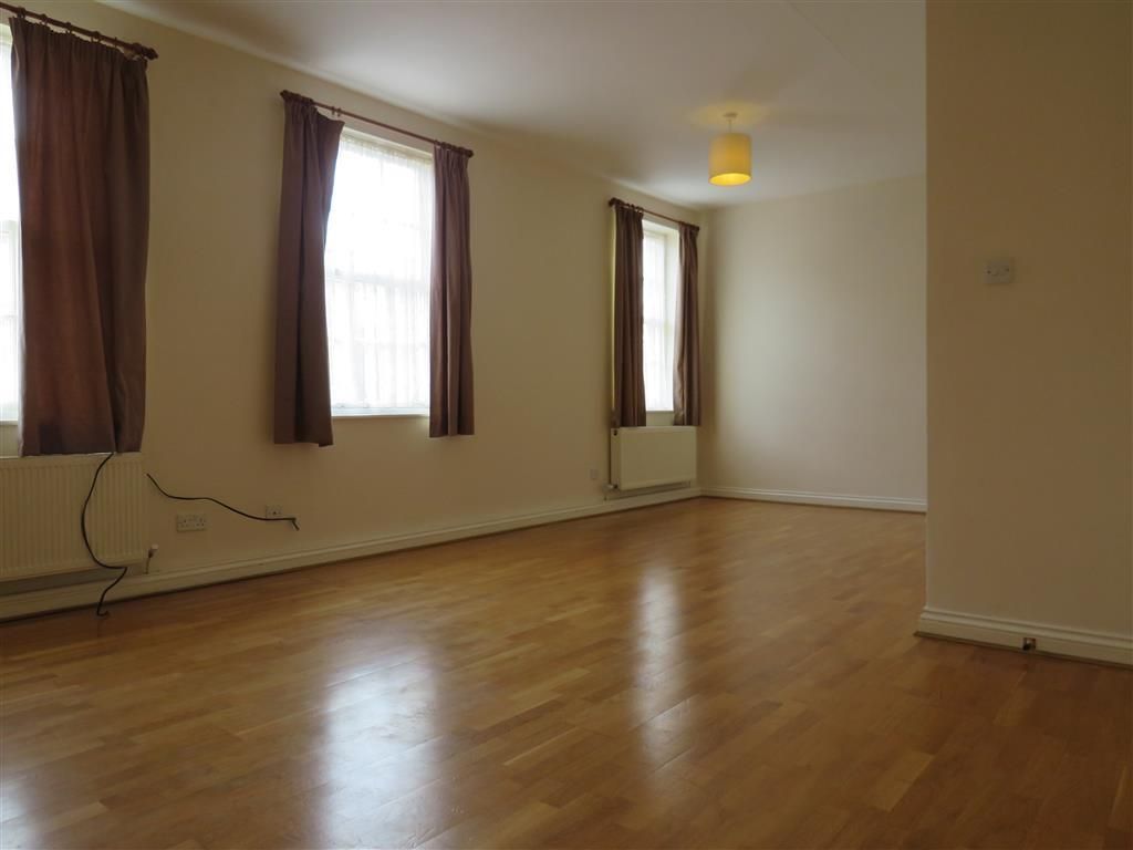 Property photo 3 of 9 Living Room