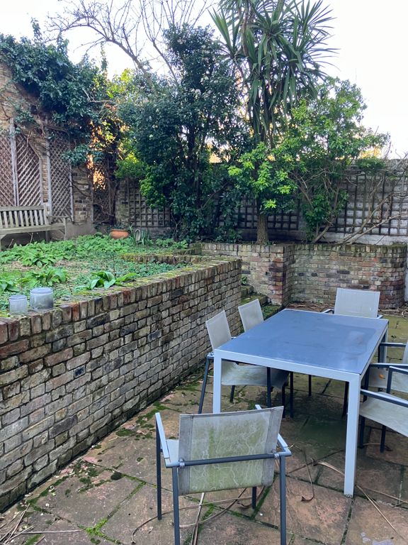 Property photo 3 of 12