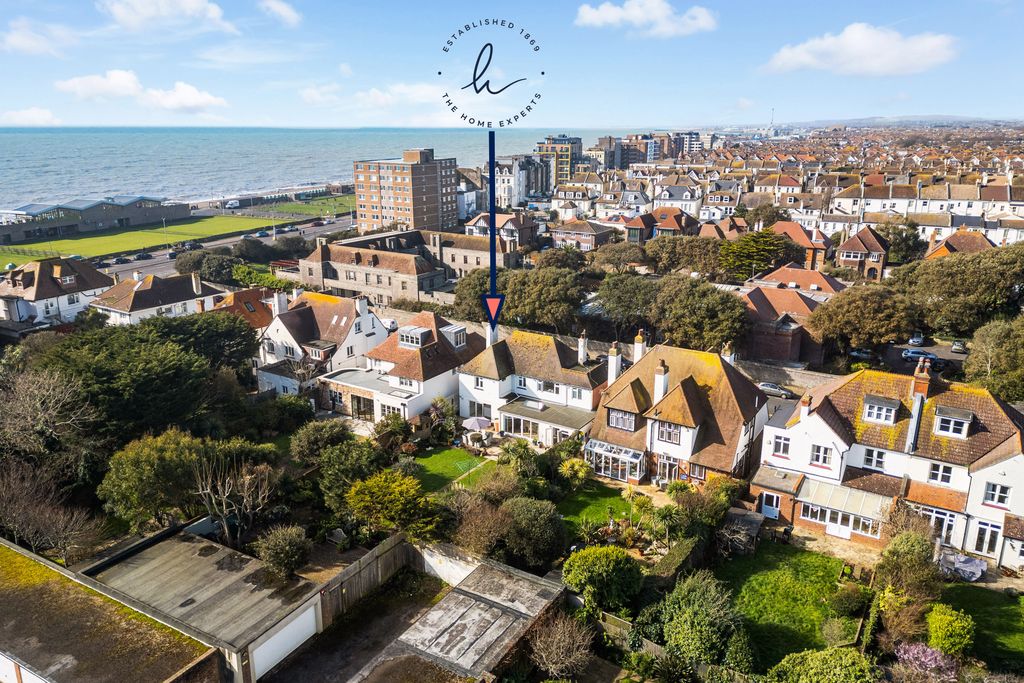 Property photo 2 of 49