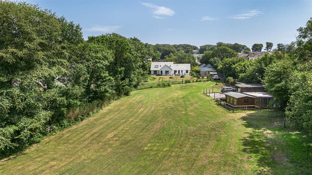 Property photo 2 of 51