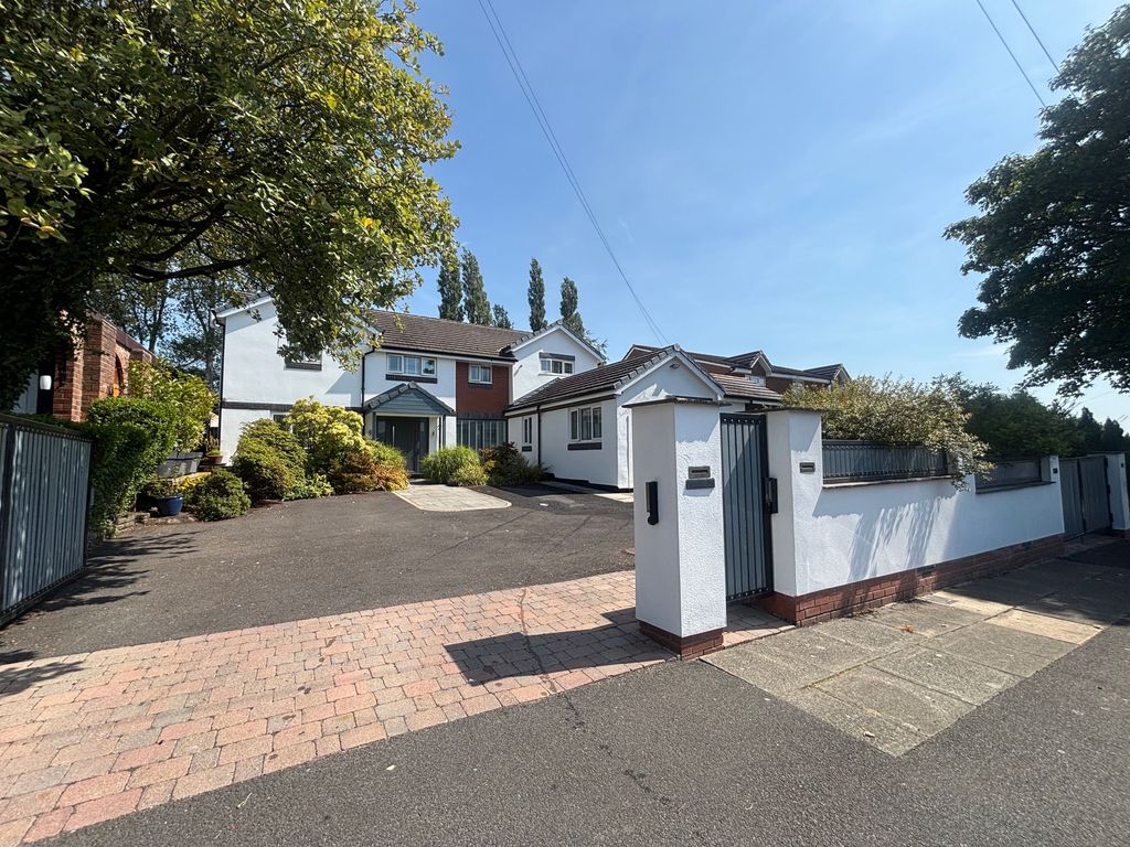 Property photo 1 of 40
