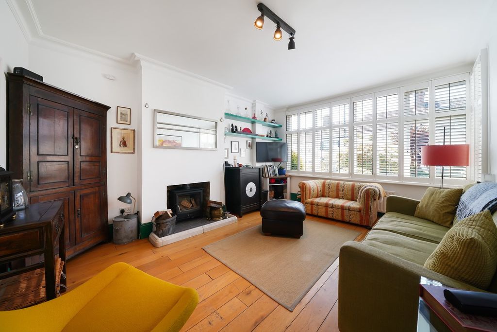 Property photo 2 of 17