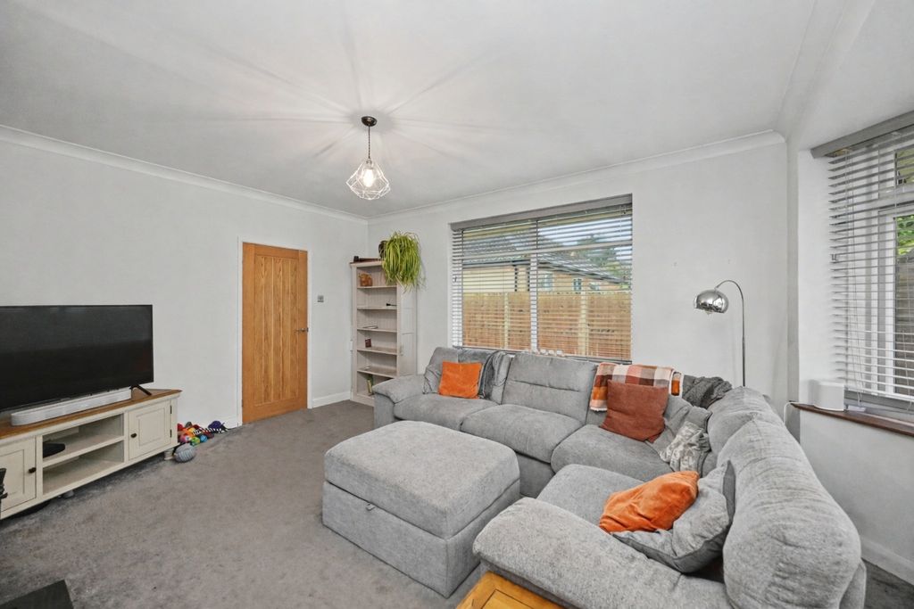 Property photo 3 of 23