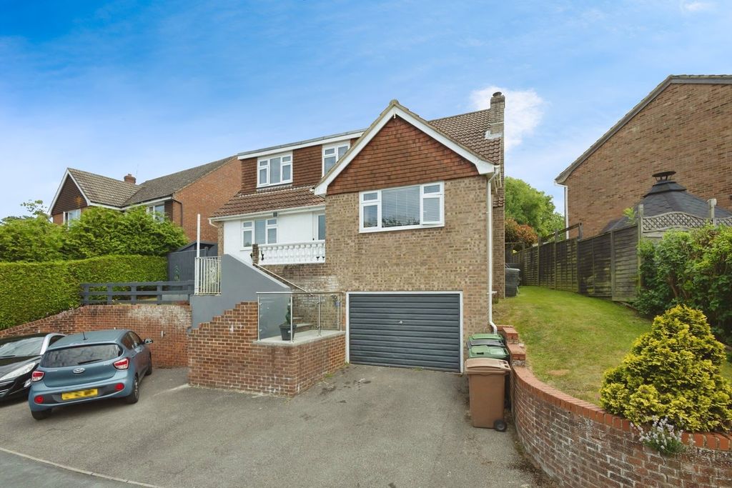 Property photo 1 of 20