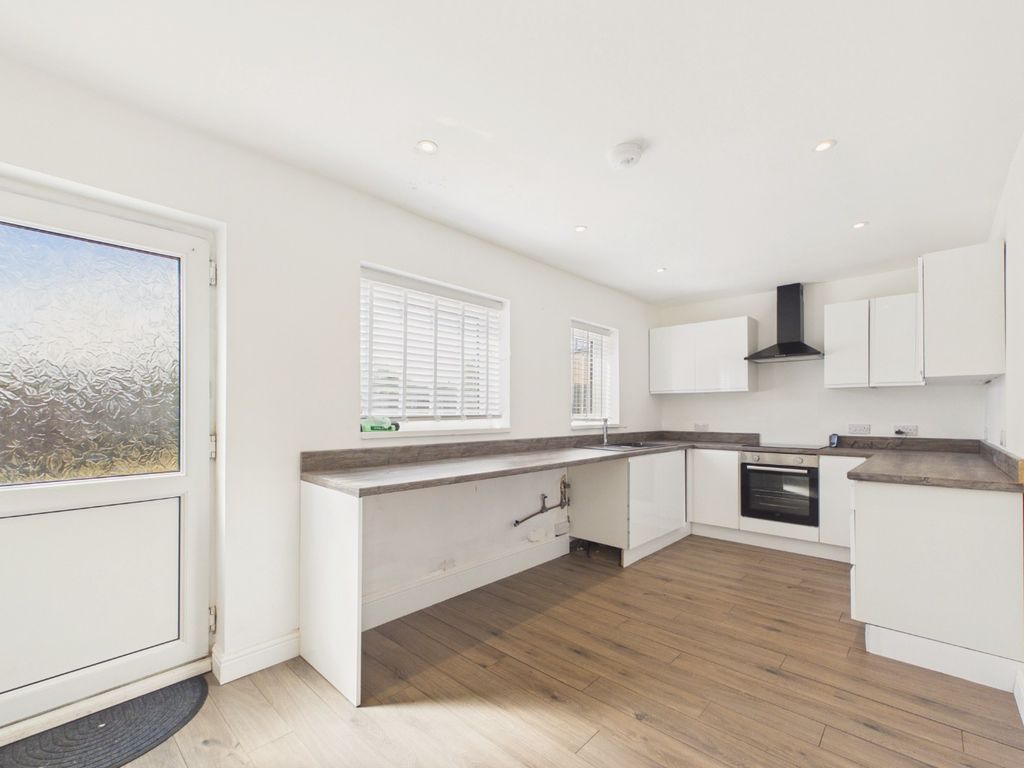 Property photo 2 of 17 4932104