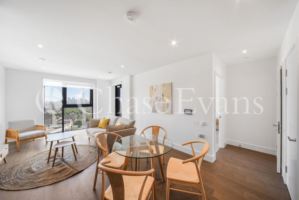 Property photo 2 of 14 Hawksbury Heights, P
