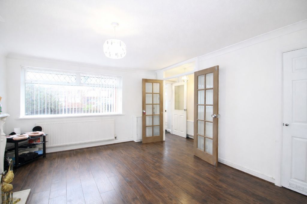 Property photo 2 of 16 Lounge