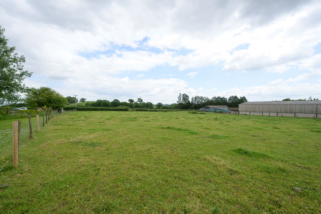 Property photo 3 of 31 Greenfields-52