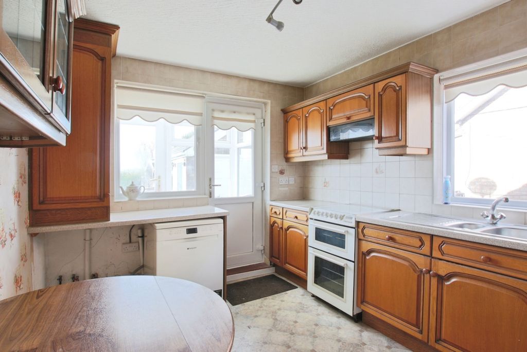 Property photo 3 of 18 4866918