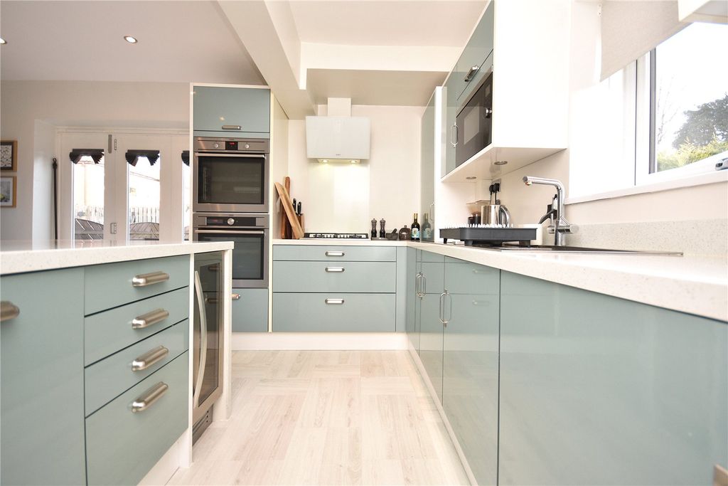 Property photo 2 of 16 Picture No. 17