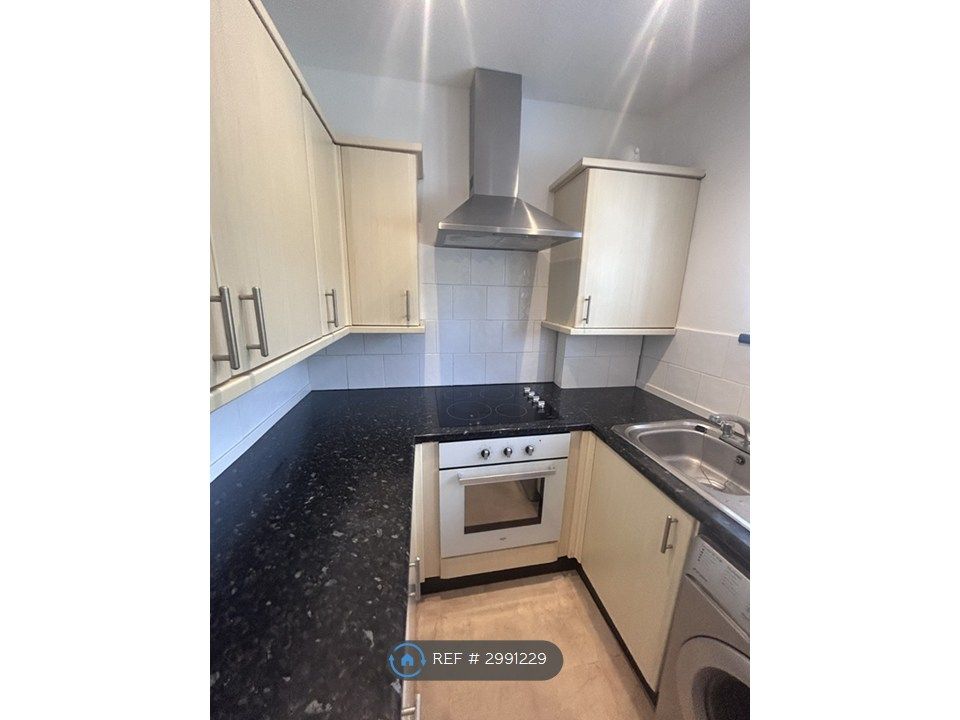 Property photo 3 of 15 Kitchen