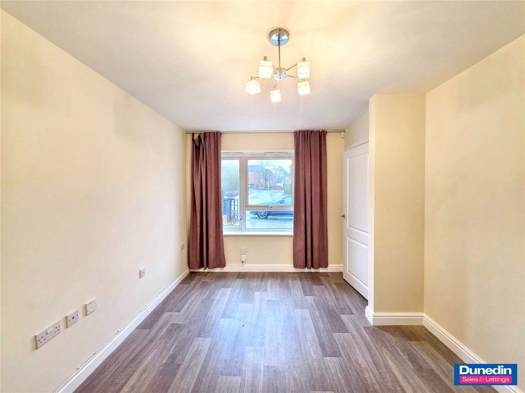 Property photo 2 of 15 Picture No. 14