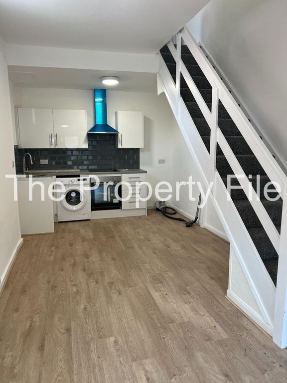 Property photo 2 of 5