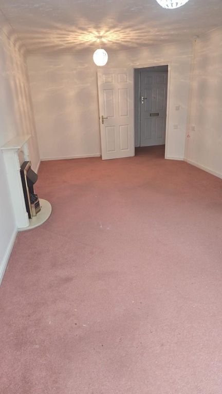 Property photo 2 of 12 Lounge