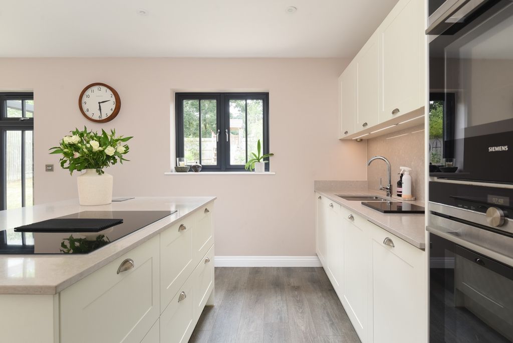 Property photo 3 of 28 52759417