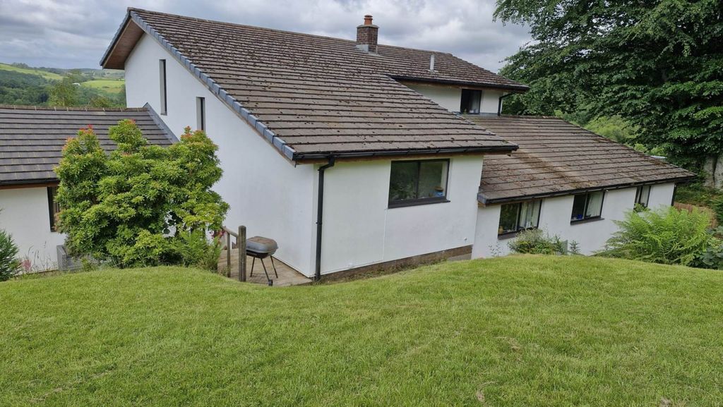 Property photo 2 of 29