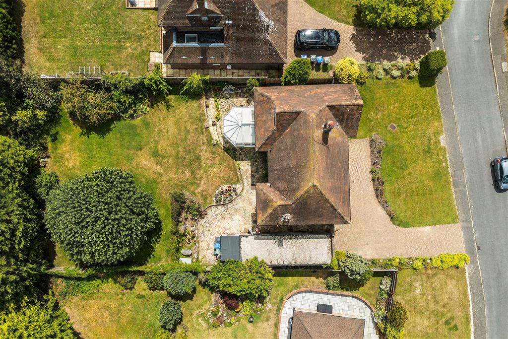 Property photo 3 of 22 5 Warden Court-3.Jpg