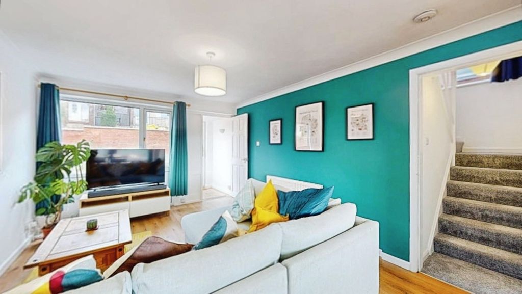 Property photo 3 of 9 Pbox-Img.Jpg