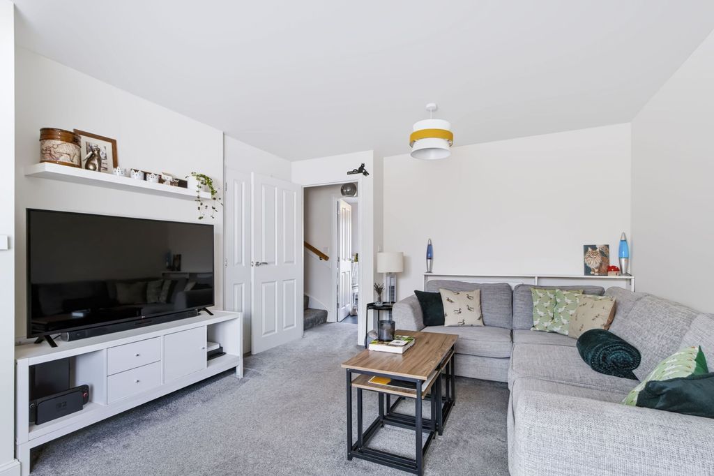 Property photo 3 of 19