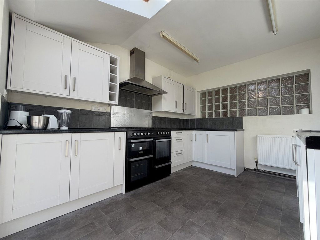 Property photo 3 of 22 Picture No. 15