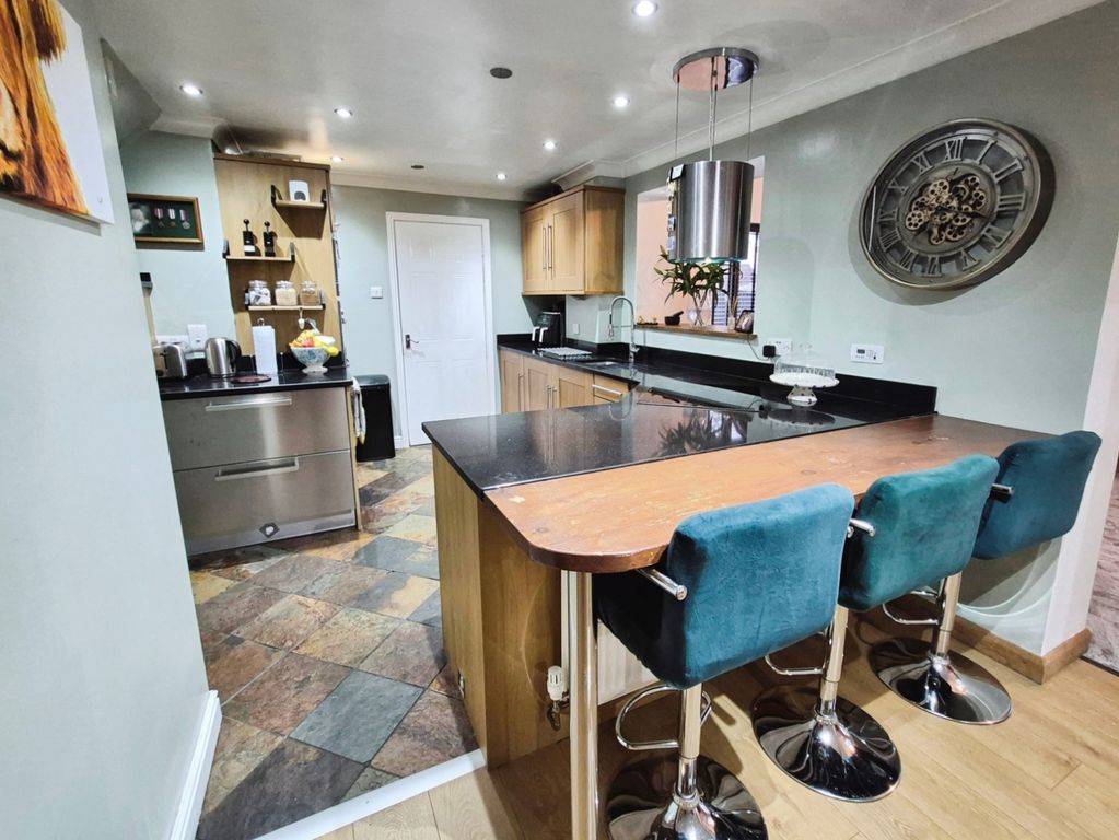 Property photo 2 of 54 Breakfast Kitchen