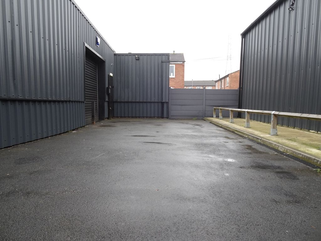 Property photo 3 of 7 Vehicle Parking