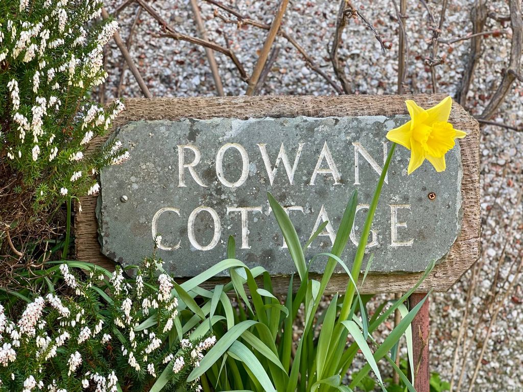 Property photo 2 of 32