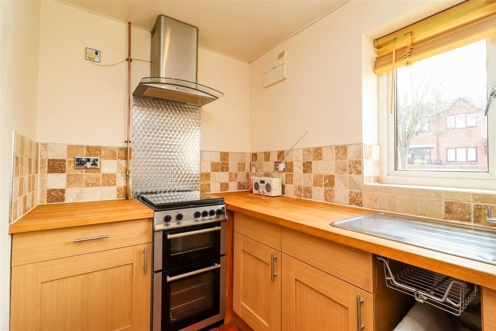 Property photo 3 of 15 Kitchen