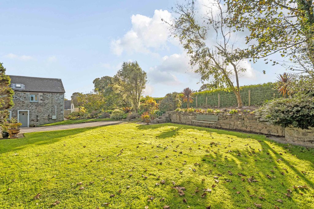 Property photo 3 of 25 Photo 3