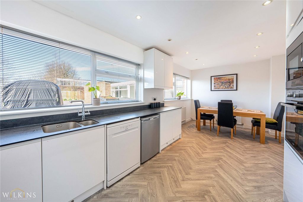 Property photo 2 of 32 Picture No. 50