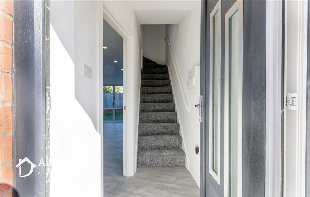 Property photo 2 of 15 Entrance Hall