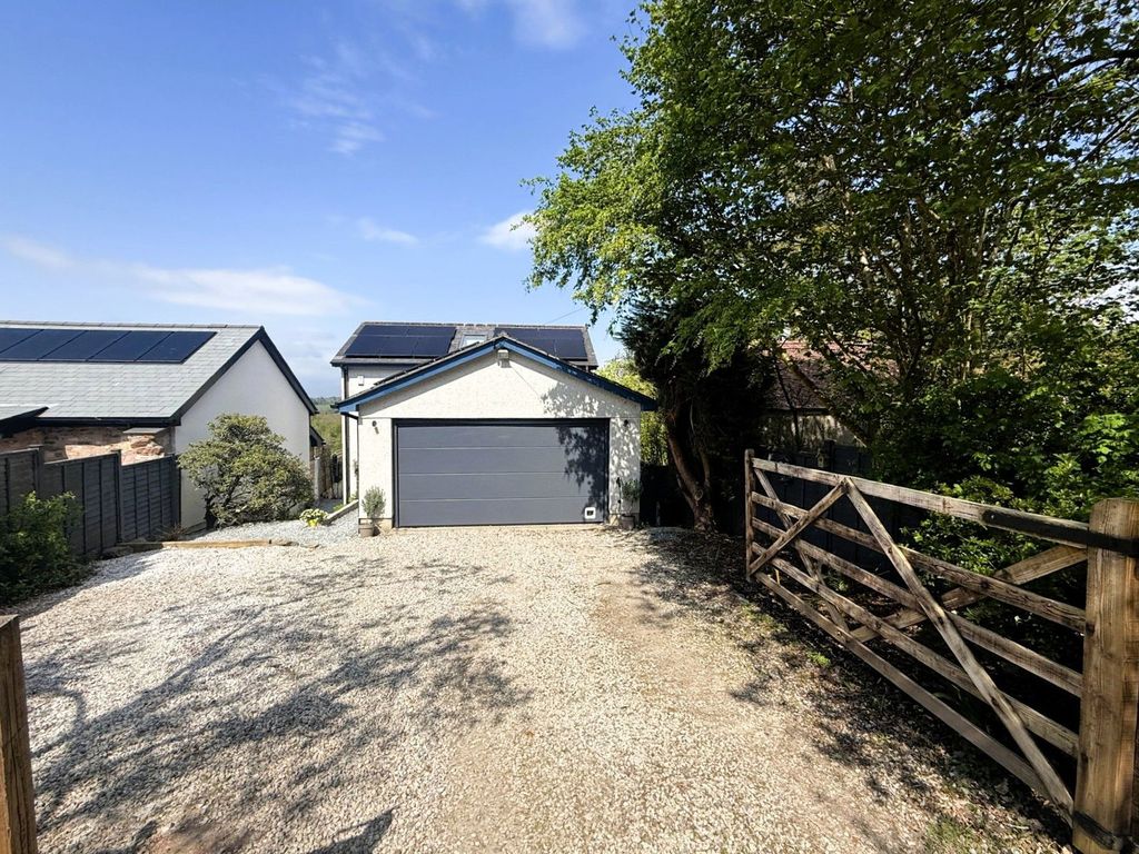 Property photo 3 of 45