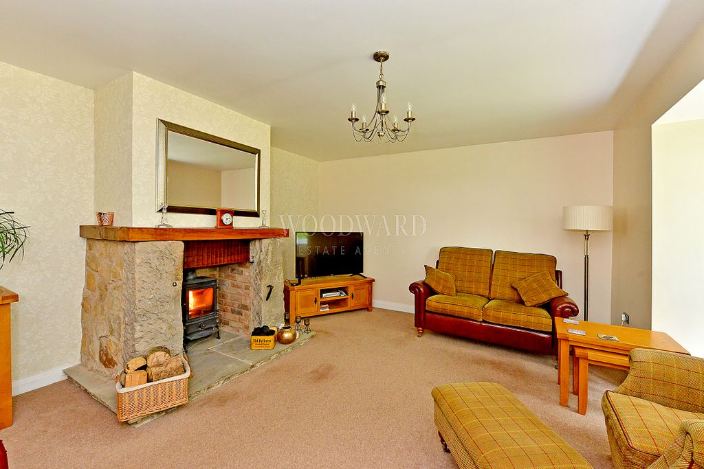 Property photo 3 of 28 Living Room