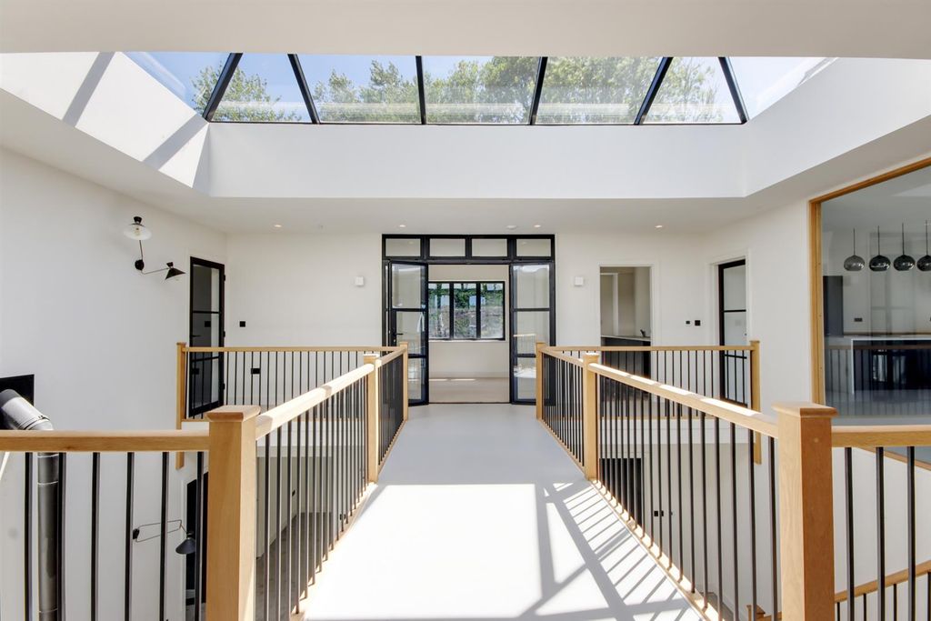 Property photo 3 of 36 64320_011.Jpg