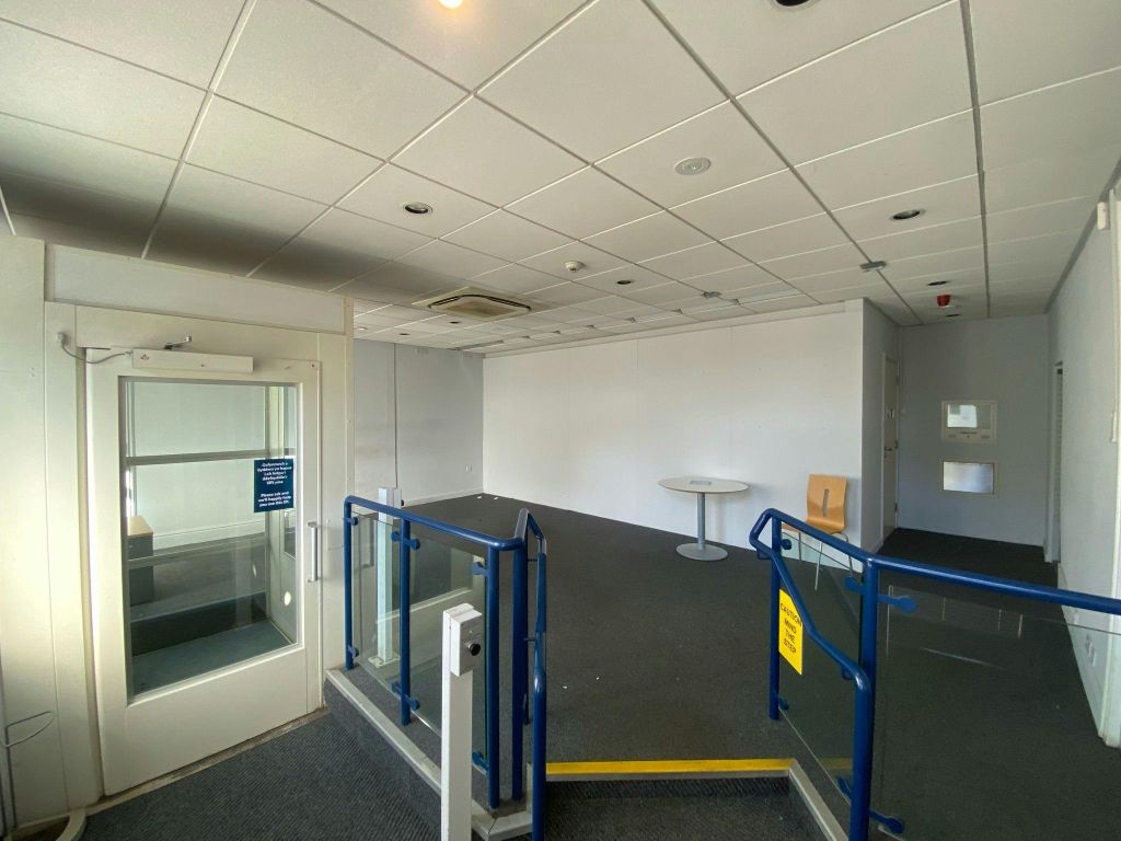 Property photo 2 of 2 Sales Area  Bute Street.Jpg