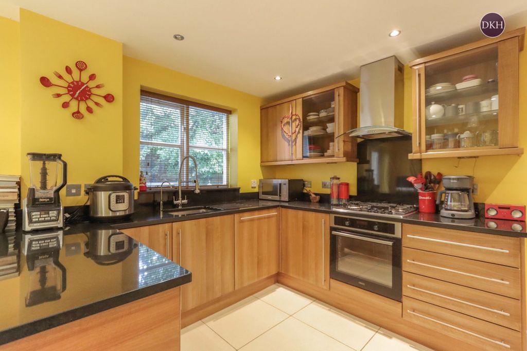 Property photo 1 of 19 Picture No. 05