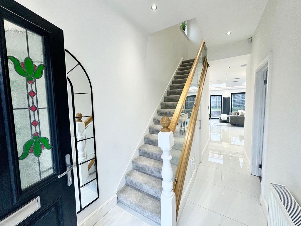 Property photo 3 of 15 Hallway