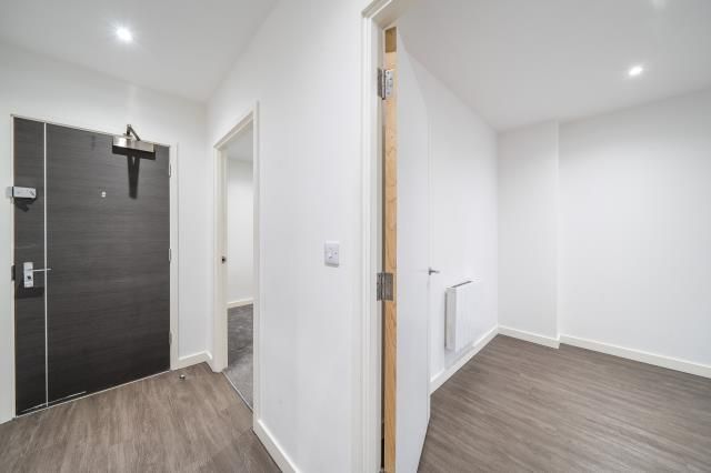Property photo 3 of 19 Hallway