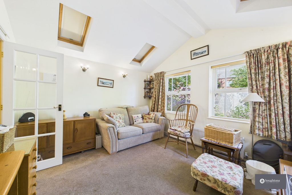 Property photo 3 of 33