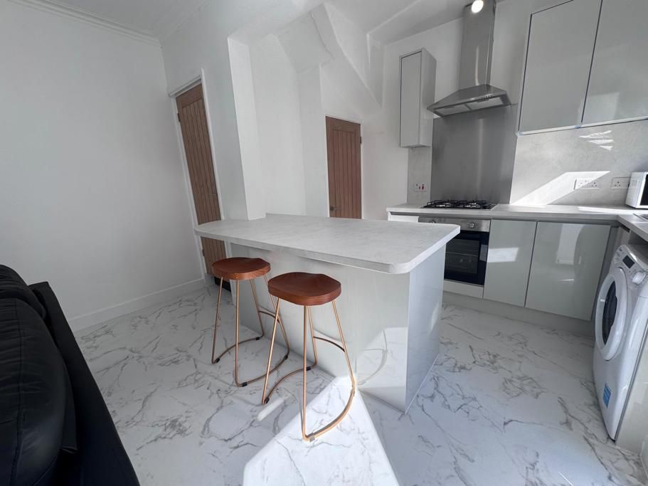 Property photo 3 of 8 Jpg